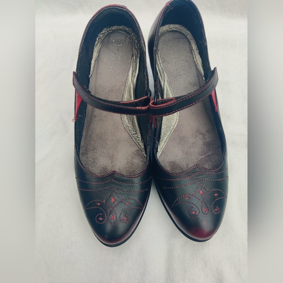 Naot Mary Jane Style Wedge Size 37 - Picture 3 of 8